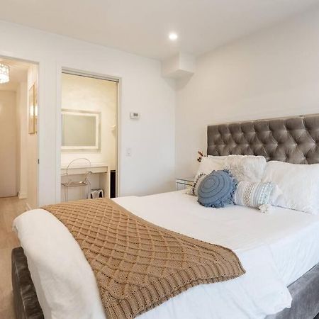 Luxe 2 Bed Suite Downtown Toronto Near Waterfront Buitenkant foto
