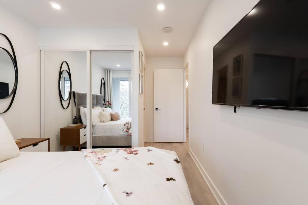Luxe 2 Bed Suite Downtown Toronto Near Waterfront Buitenkant foto