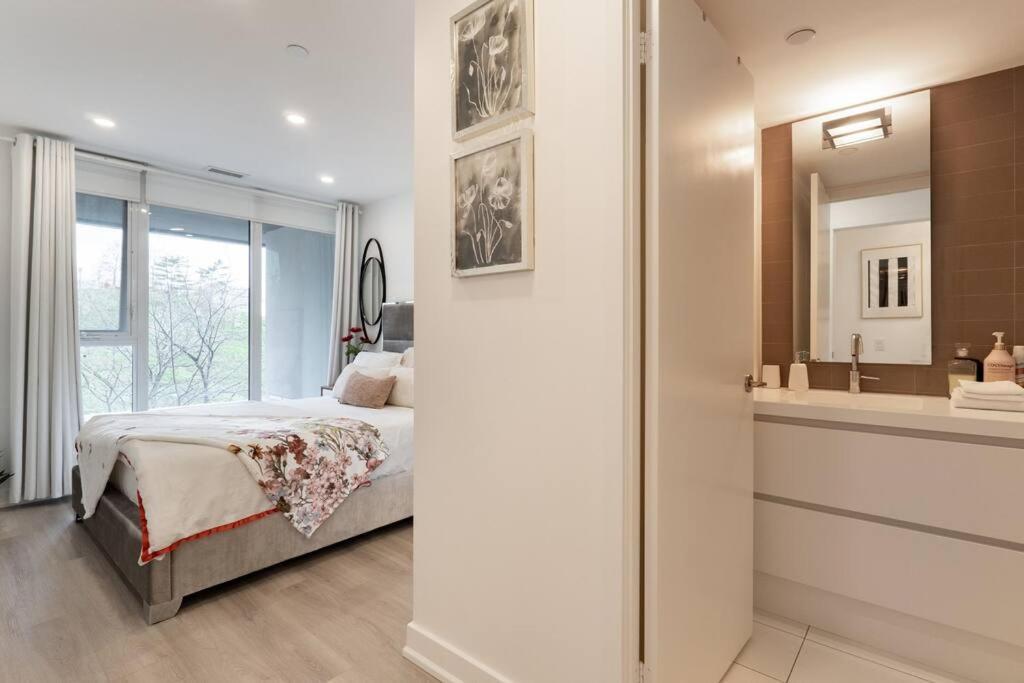 Luxe 2 Bed Suite Downtown Toronto Near Waterfront Buitenkant foto