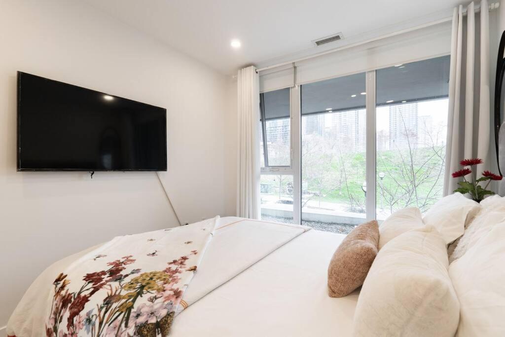Luxe 2 Bed Suite Downtown Toronto Near Waterfront Buitenkant foto