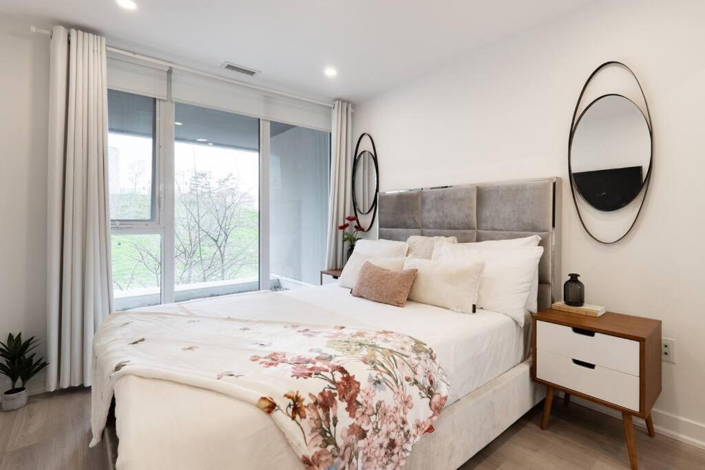 Luxe 2 Bed Suite Downtown Toronto Near Waterfront Buitenkant foto