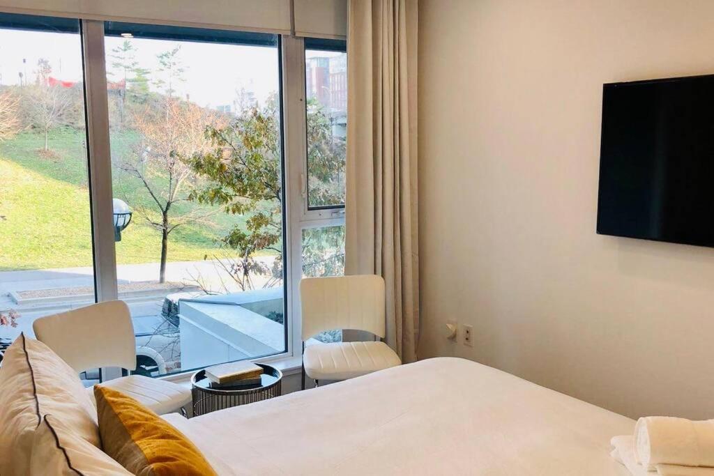 Luxe 2 Bed Suite Downtown Toronto Near Waterfront Buitenkant foto