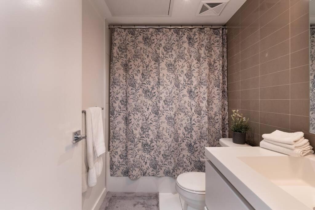 Luxe 2 Bed Suite Downtown Toronto Near Waterfront Buitenkant foto
